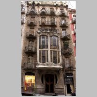 Barcelona, Casa Sala, photo Amador Alvarez, Wikipedia.jpg